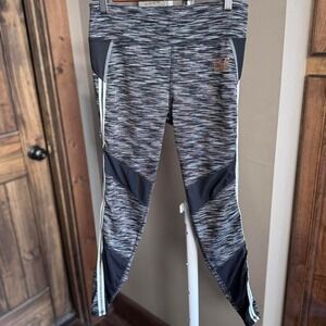 Abercrombie and fitch Grey and black leggings with side pockets and logo medium